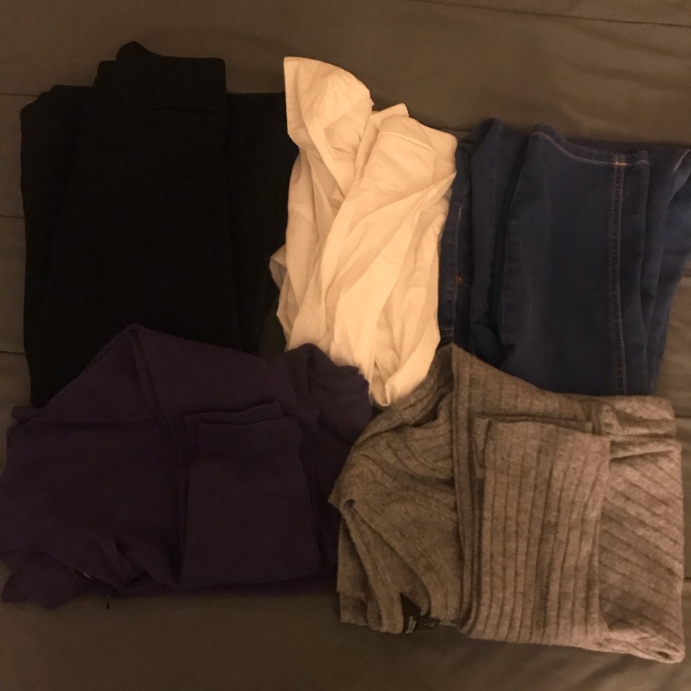 Womens Mixed Clothing Bundle - Black joggers, blue jeans and sweaters size 8-10